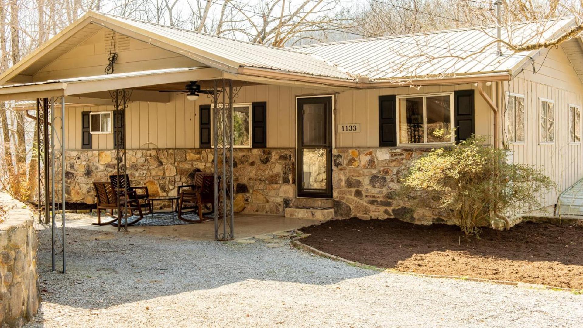 Little Smoky Retreat , 3 Bedroom , Close To Downtown Gatlinburg And Pigeon Forge Extérieur photo